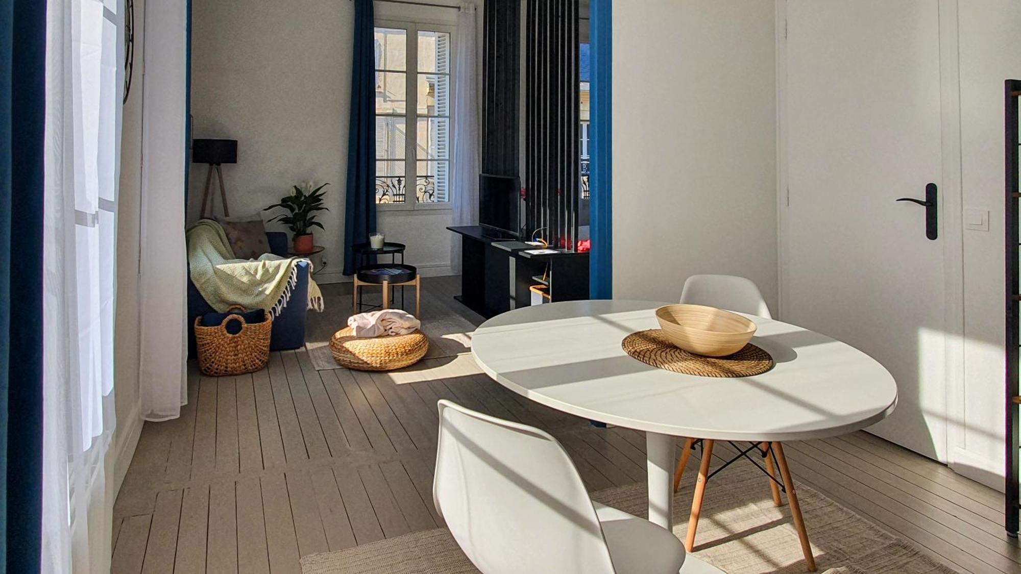 Charming Studio With View Of The Abbaye-Aux-Hommes Caen Oda fotoğraf